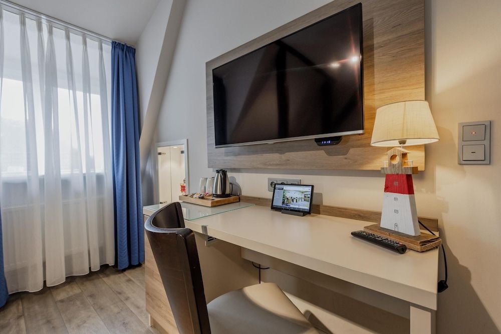 Best Western Plus Theodor Storm Hotel Standard Room, 1 King Bed 12