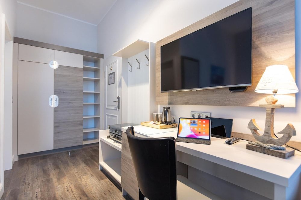 Best Western Plus Theodor Storm Hotel Comfort Room, 1 King Bed 31