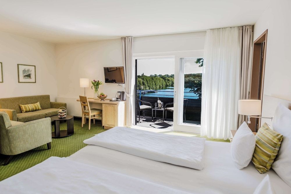 Standard Room, 1 Double Bed, Balcony, Lake View