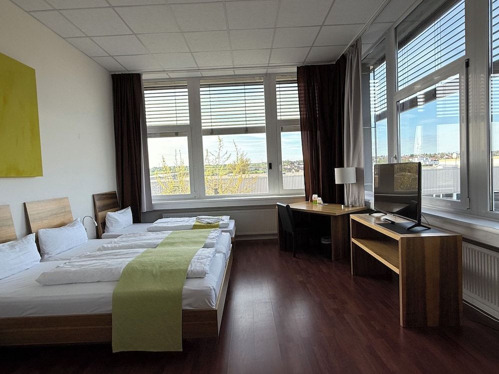 AMH Airport-Messe-Hotel Basic Triple Room