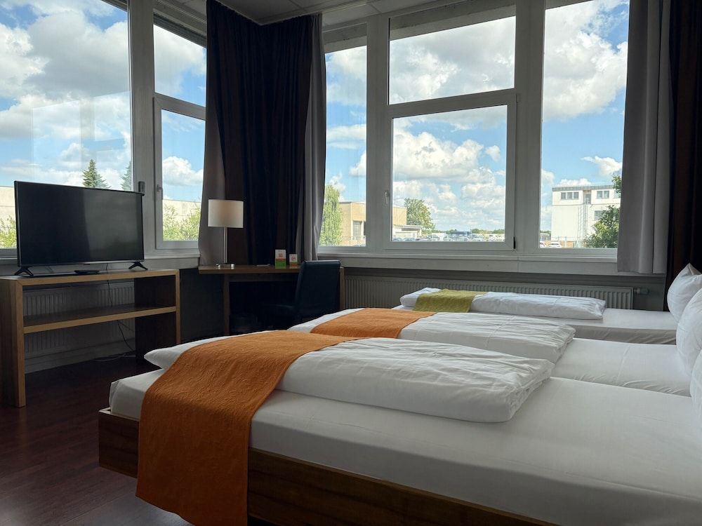 AMH Airport-Messe-Hotel Basic Triple Room 3