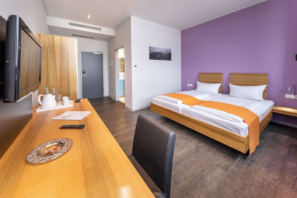 AMH Airport-Messe-Hotel Superior Plus Double Room 2