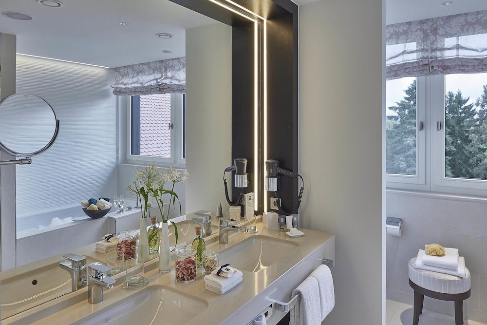 Dorint Hotel Frankfurt/Oberursel Deluxe Suite 2