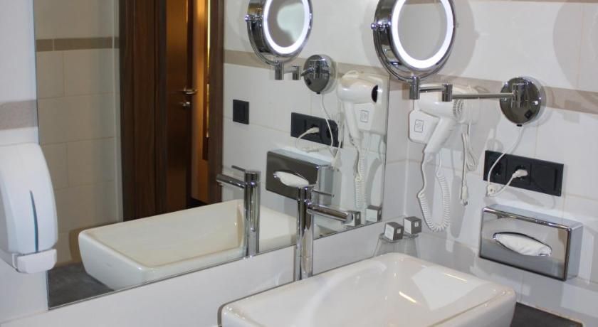undefined Grand Hotel Empire Frankfurt 10