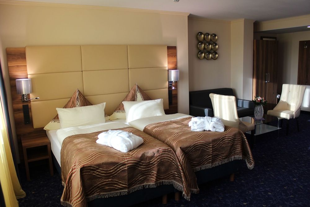 undefined Grand Hotel Empire Frankfurt
