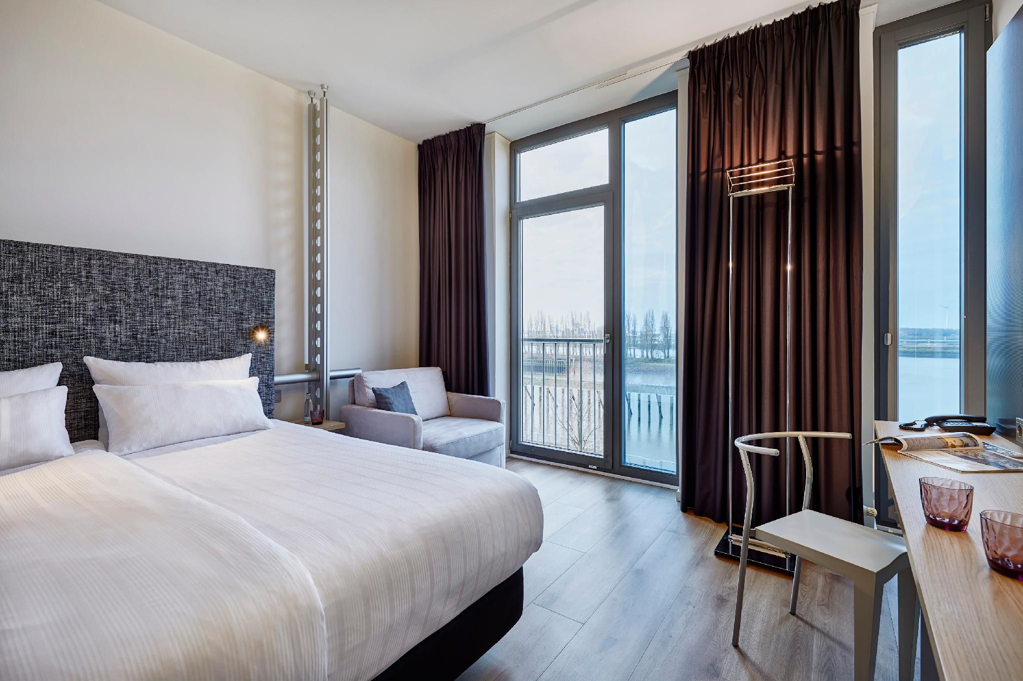 INNSiDE Bremen THE INNSIDE ROOM - RIVER VIEW