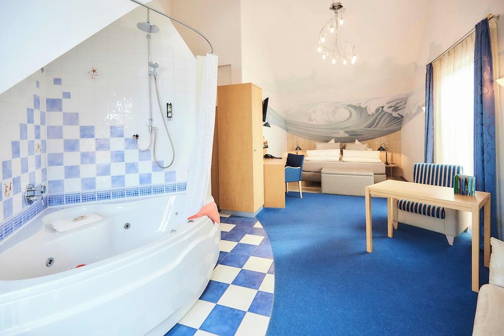 Flair Hotel Zum Schwarzen Reiter Studio Suite, 1 King Bed 5