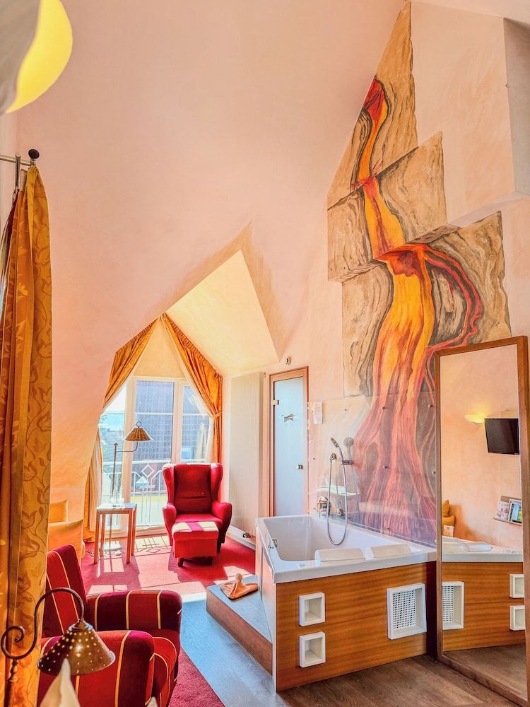 Flair Hotel Zum Schwarzen Reiter Studio Suite, 1 King Bed 7