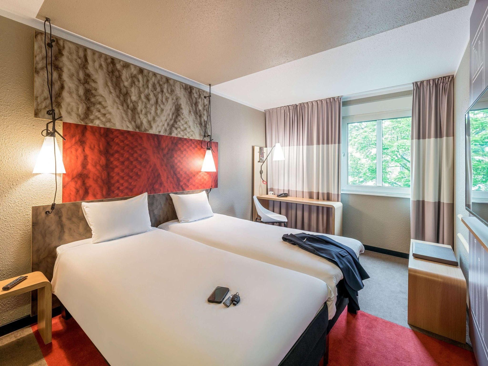 Standard Room with 2 Single Beds