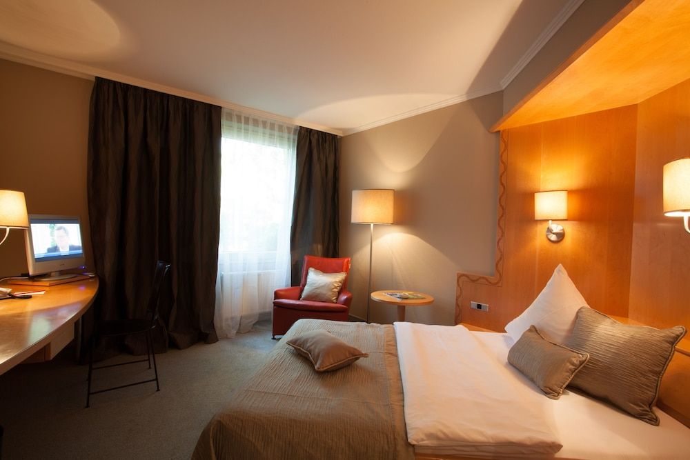 Hotel Gude Double Room (Category M) 5