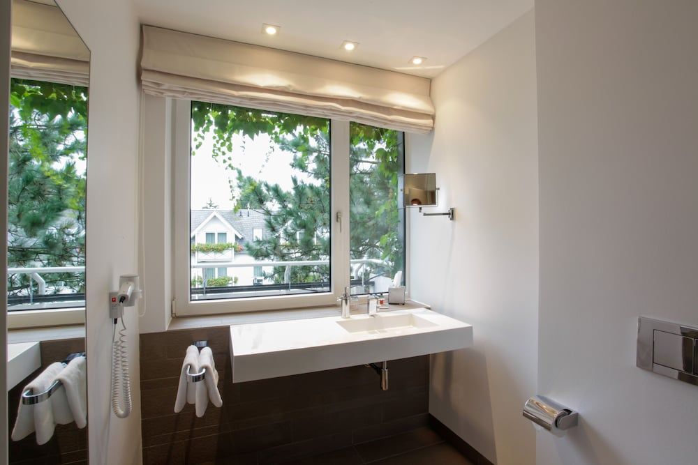 Hotel Gude Deluxe Double Room, 1 Double Bed (L) 4