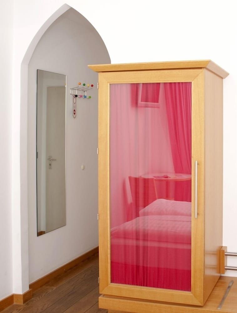 Creatif Hotel Elephant Double Room 8