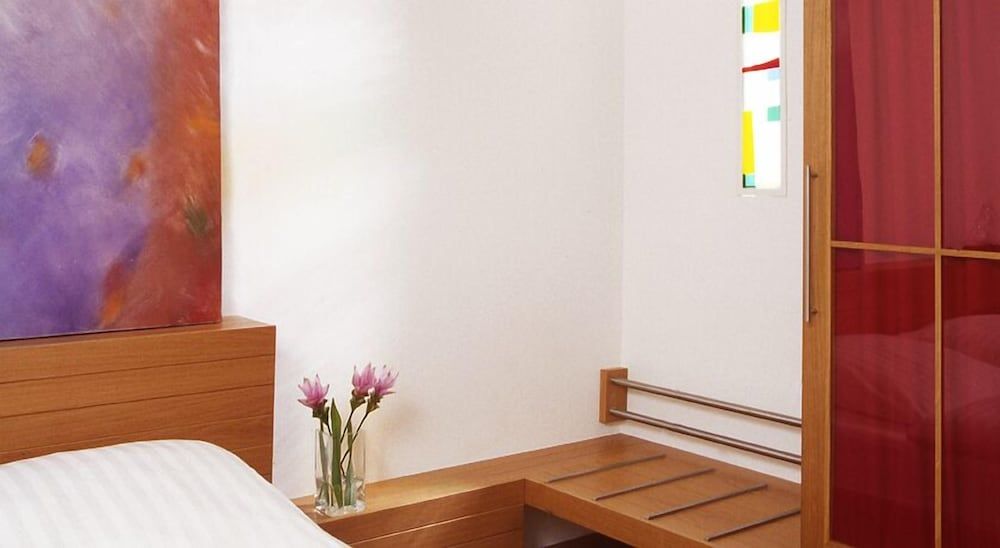 Creatif Hotel Elephant Double Room 5