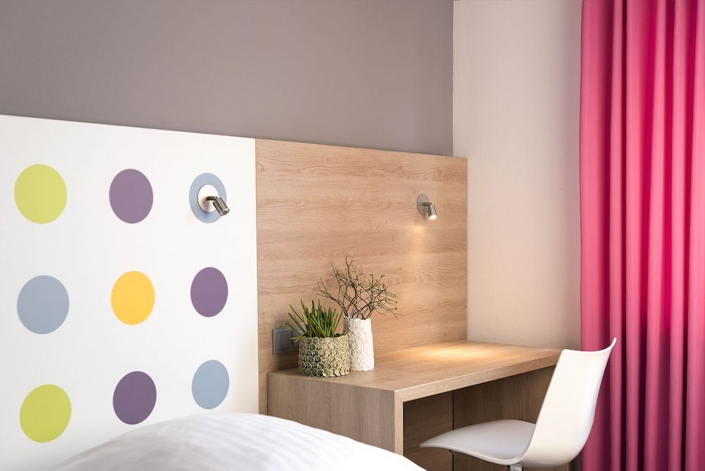 Creatif Hotel Elephant Triple Room 6