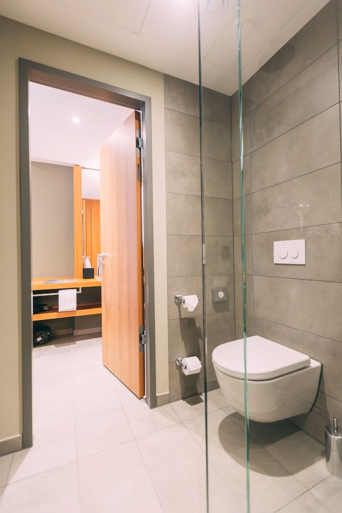 Me and All Hotel Dusseldorf, by Hyatt Room, 1 King Bed 5