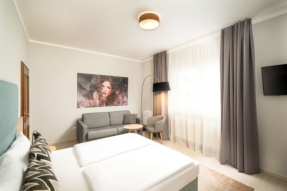 Arthotel ANA Eden Karlsruhe Standard Double Room 4