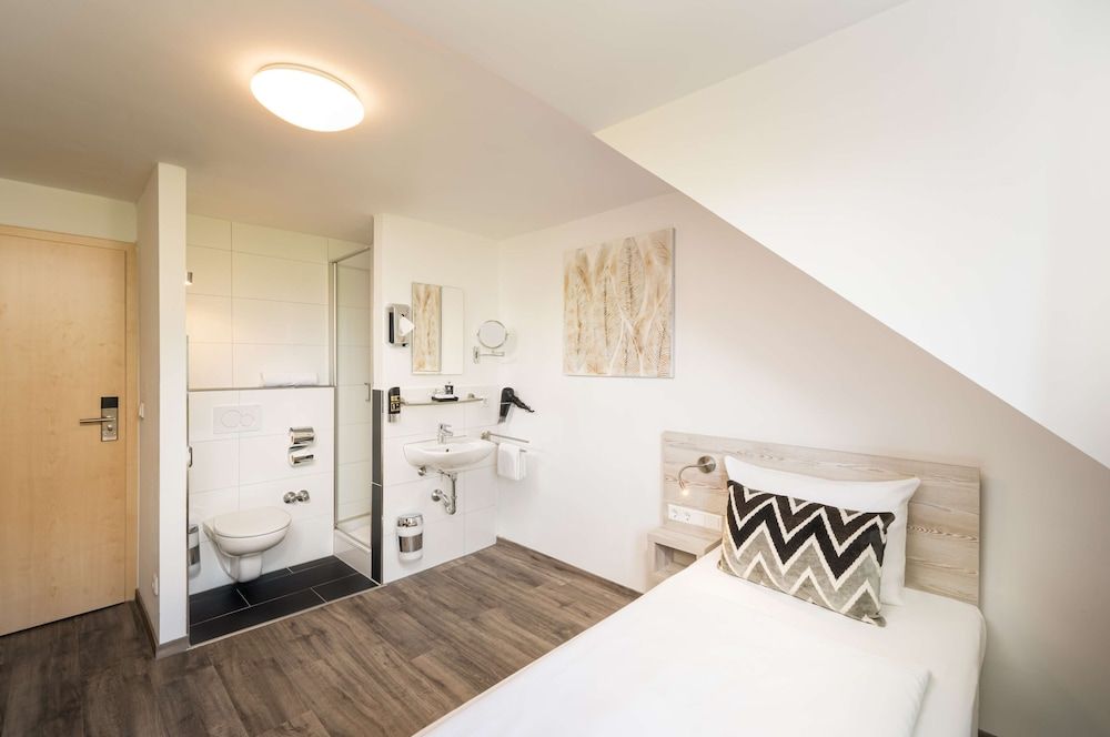 Arthotel ANA Eden Karlsruhe Economy Single Room 4