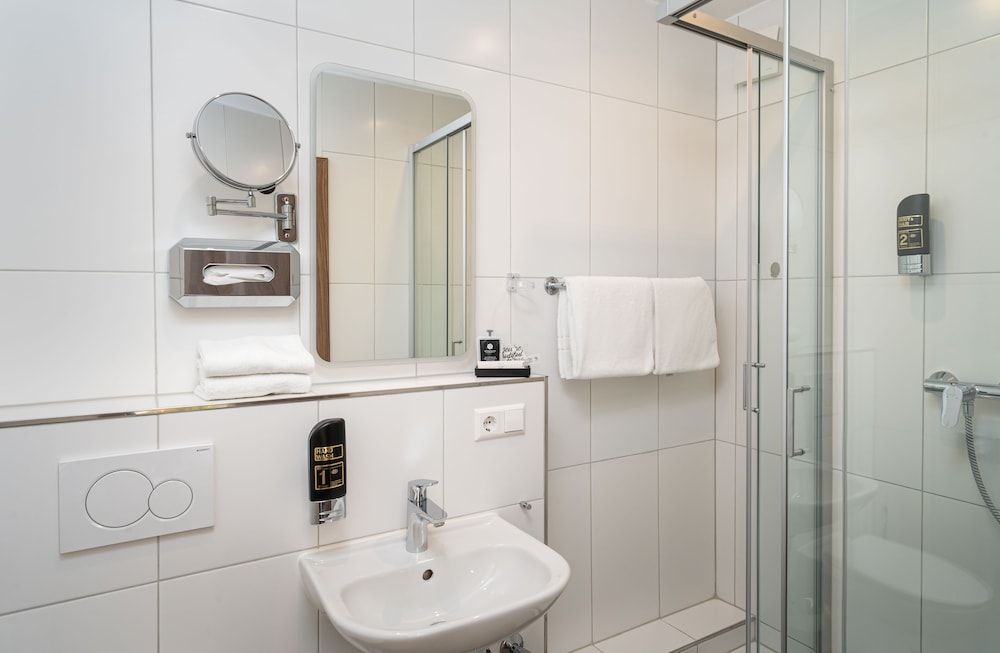 Arthotel ANA Eden Karlsruhe Standard Double Room 12
