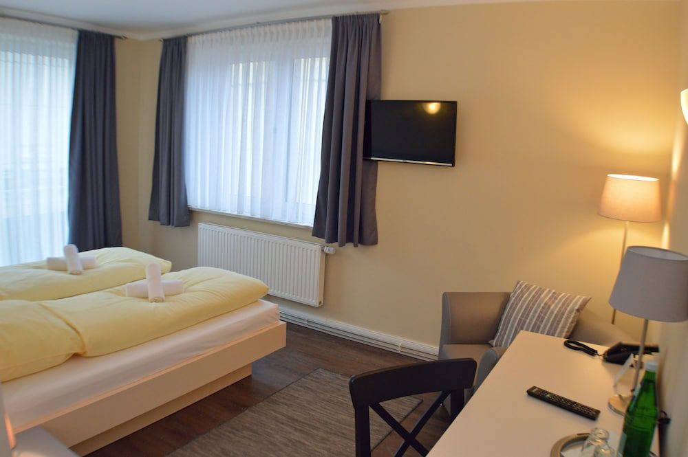 Hotel Jeta Comfort Double Room 9