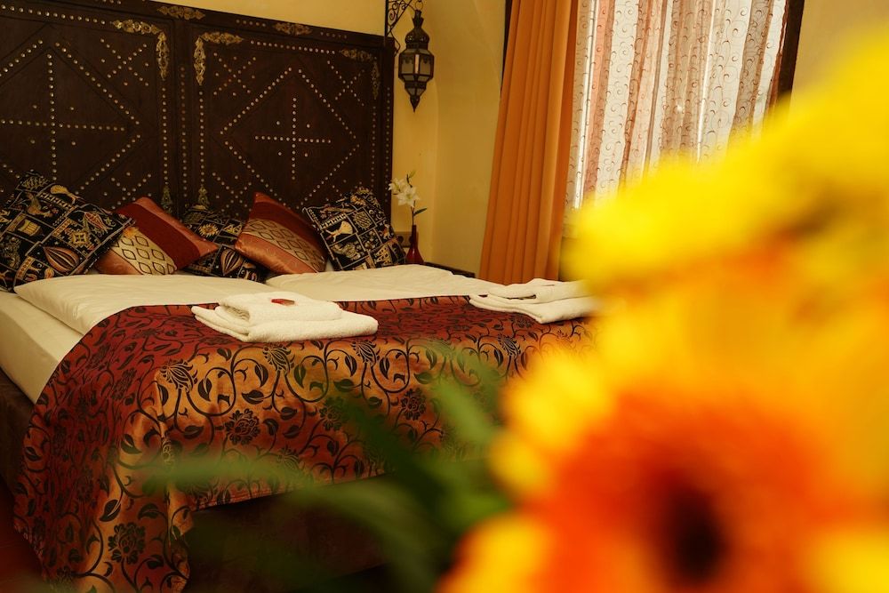 undefined Hotel Villa Oriental & Restaurant 4