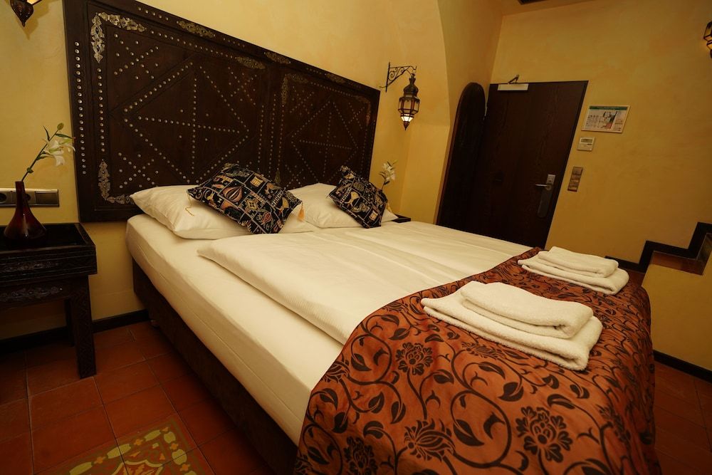Hotel Villa Oriental & Restaurant Superior Double Room 8