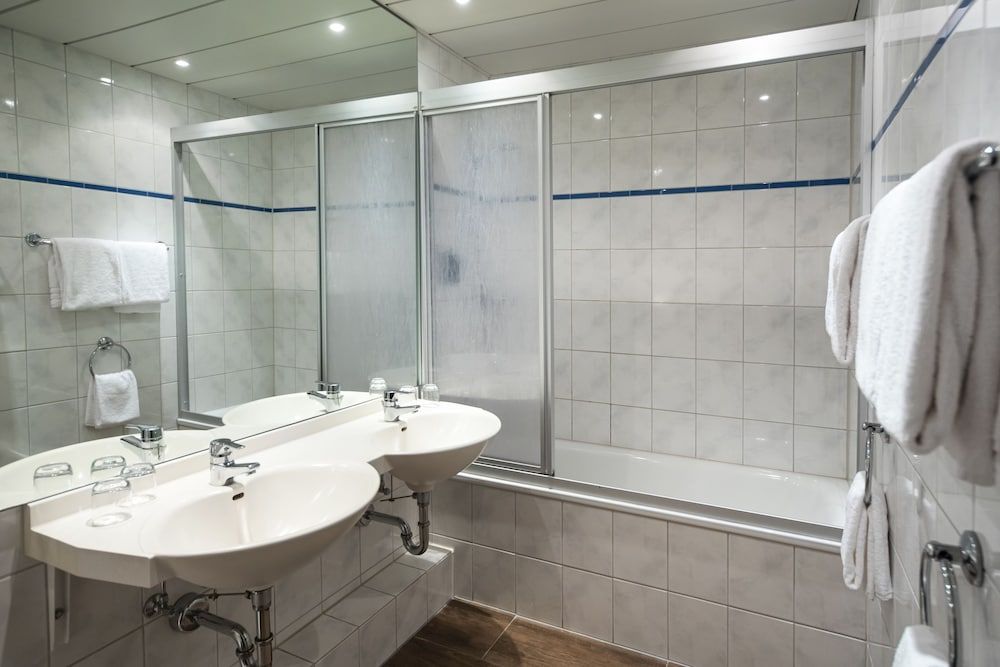 Michel Hotel Hodenhagen Family Room 15