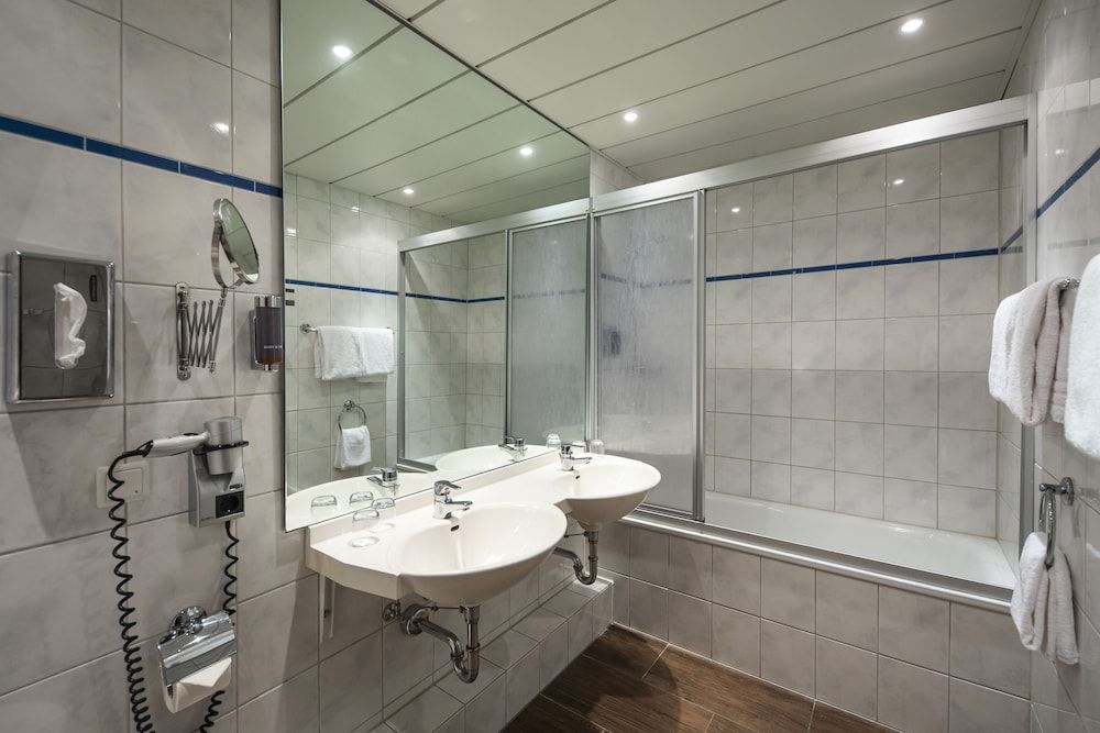 Michel Hotel Hodenhagen Family Room 11