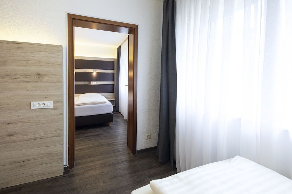 Michel Hotel Hodenhagen Family Room 3