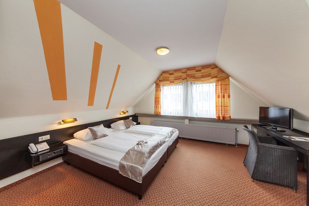 Hotel Strohgäu Apartment (for triple use) 8