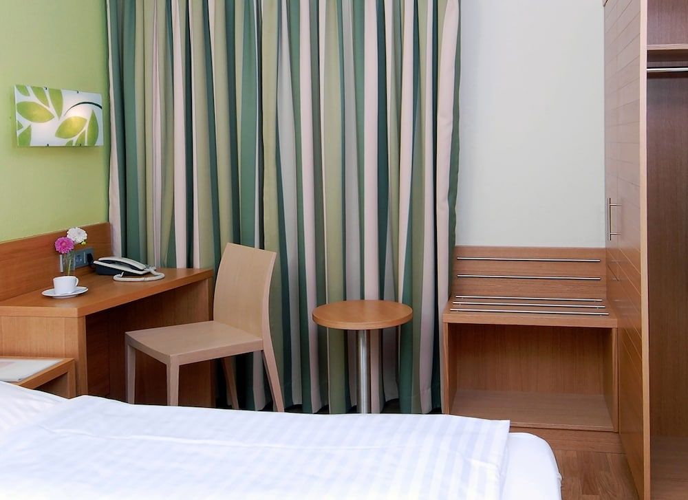 Hotel Tessin Double Room 5