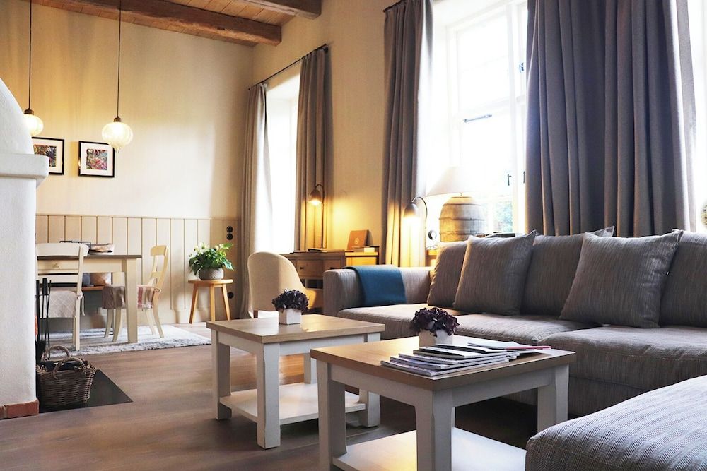 Suite (in the Craftsmen Cottage)