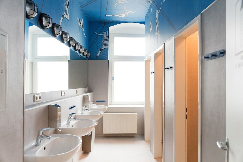 The Circus Hostel Economy Double Room, Shared Bathroom 4