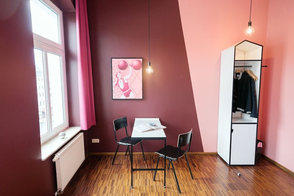 The Circus Hostel Economy Double Room, Shared Bathroom 6