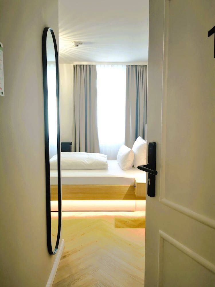 Hotel Württemberger Hof Standard plus single room 3