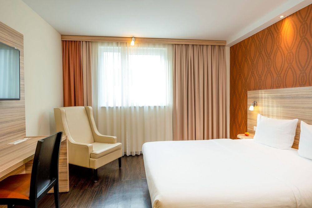 Business Double Room, 1 Queen Bed