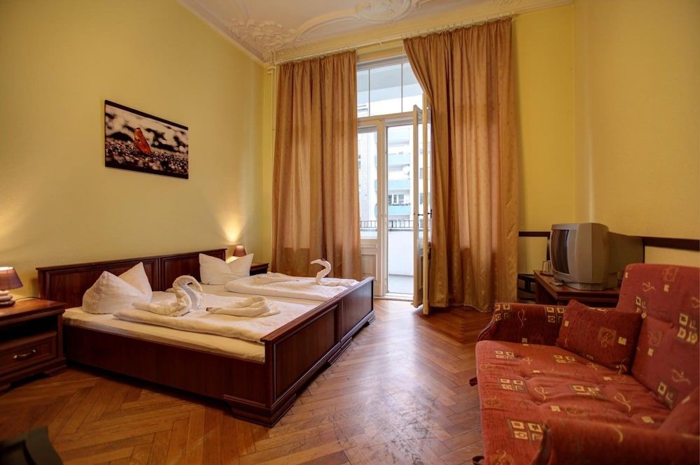 Hotel Pension Bernstein Double Room 2