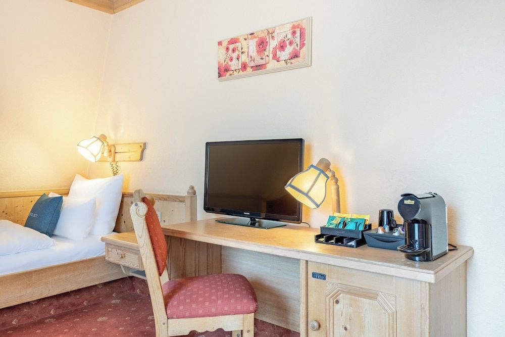 Hotel Elisenhof Superior Room, 1 Twin Bed, Non Smoking 3
