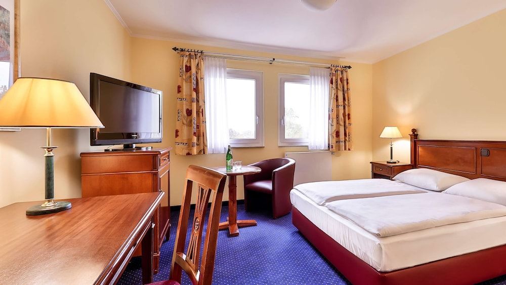 Dorint Marc Aurel Resort Bad Goegging Standard Room with queensize Bed 5