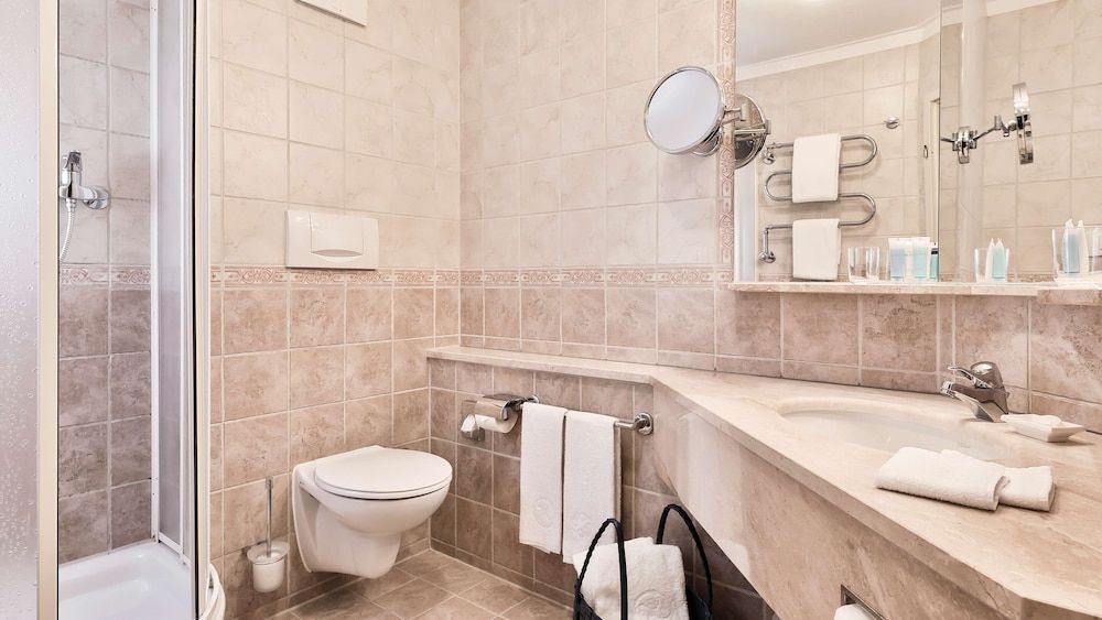 Dorint Marc Aurel Resort Bad Goegging Comfort room with double bed or twin bed 6