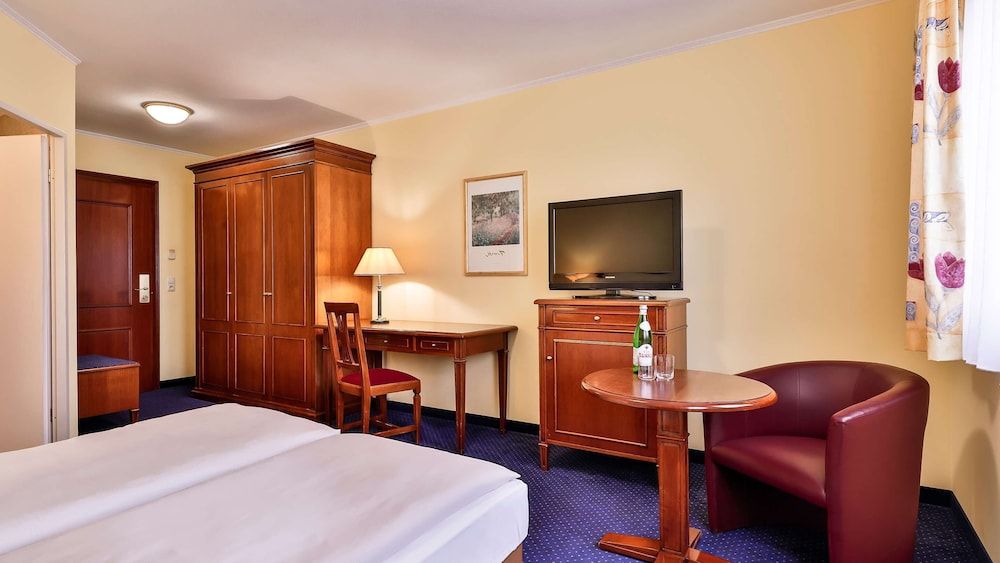 Dorint Marc Aurel Resort Bad Goegging Standard Room with queensize Bed 6