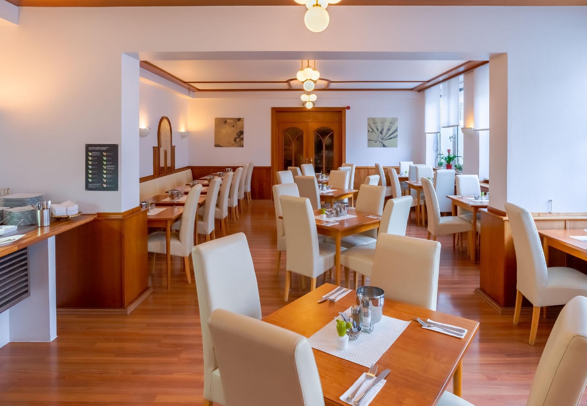 undefined Hotel Astor 4