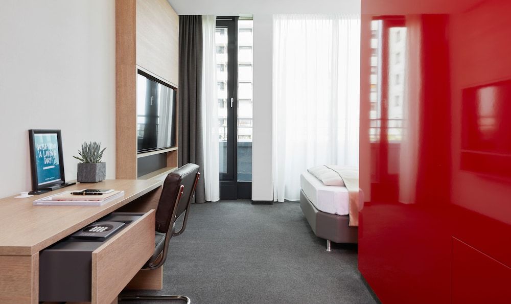 Living Hotel Frankfurt Business French, Small Bed 2