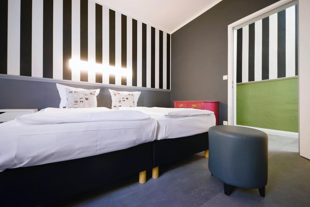 Old Town Hostel Berlin Double Room, Shared Bathroom 28