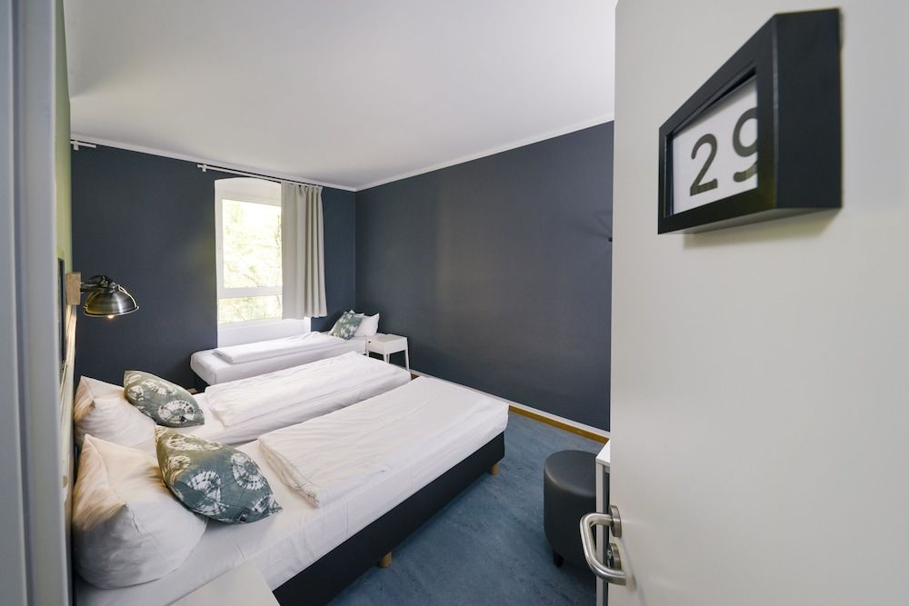 Old Town Hostel Berlin Triple Room, Shared Bathroom 5