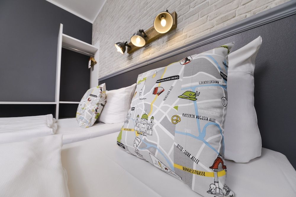 Old Town Hostel Berlin Double Room, Shared Bathroom 13