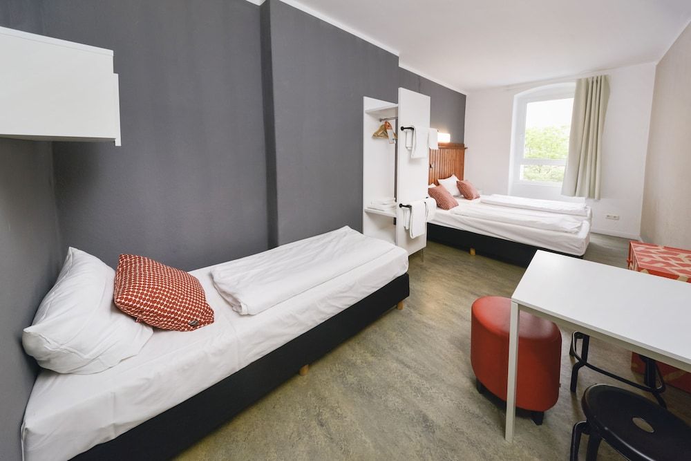 Old Town Hostel Berlin Triple Room, Shared Bathroom 8