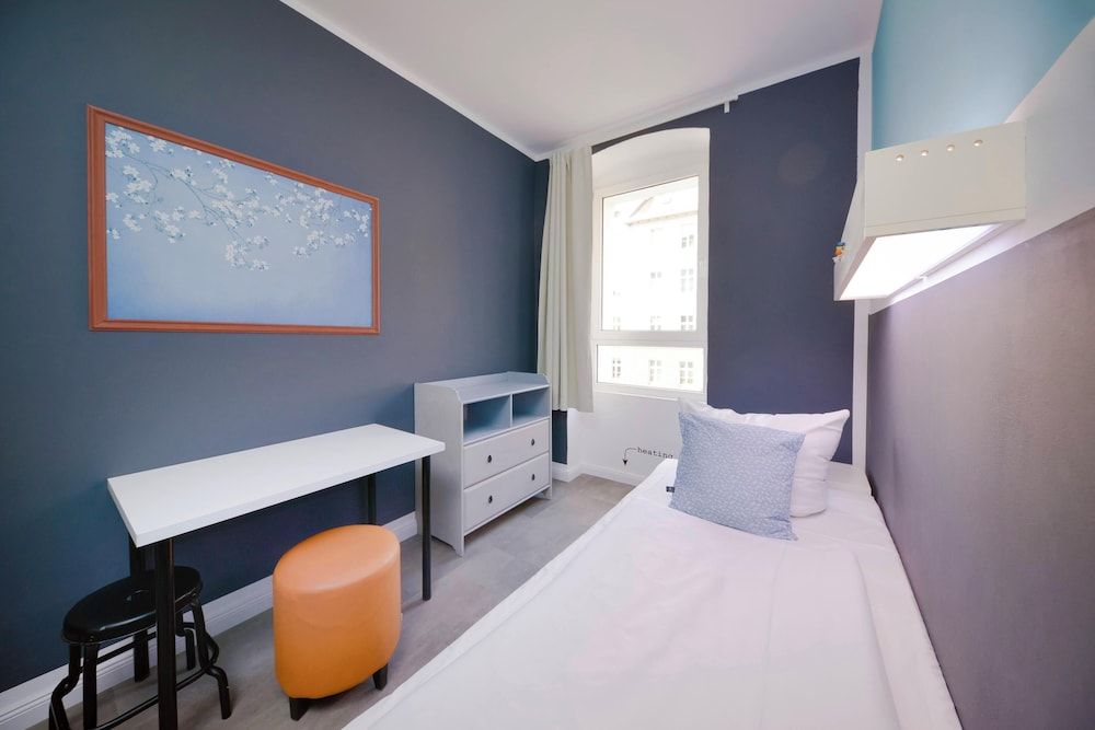 Old Town Hostel Berlin Single Room, Shared Bathroom 7