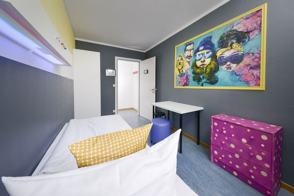 Old Town Hostel Berlin Single Room, Shared Bathroom