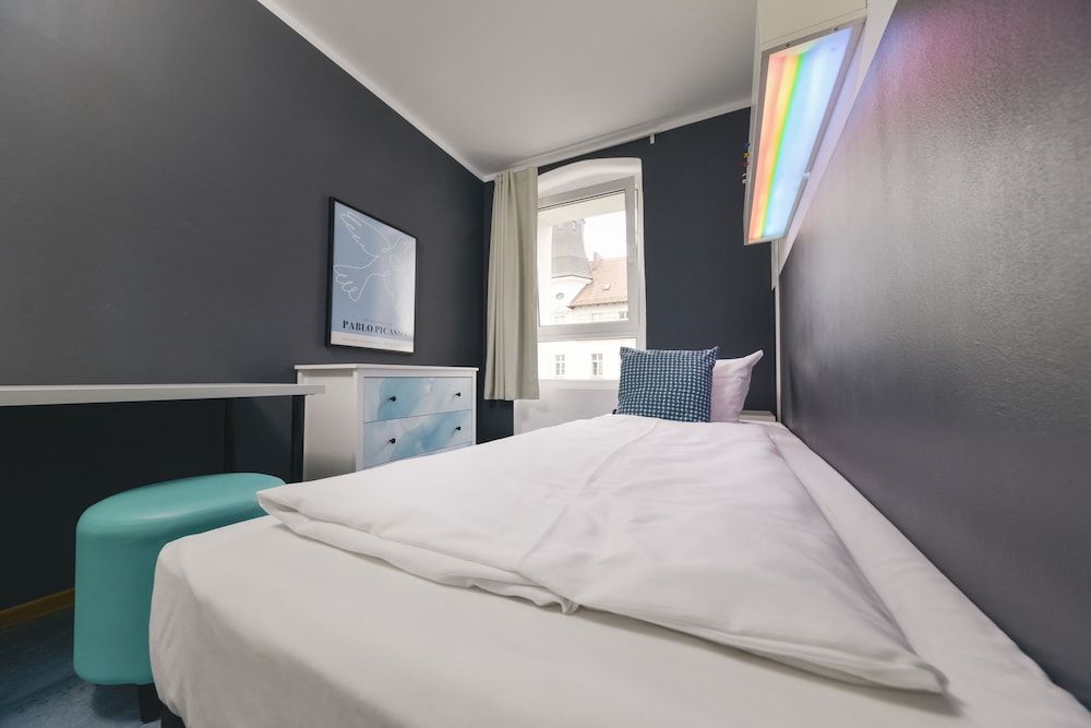 Old Town Hostel Berlin Single Room, Shared Bathroom 5