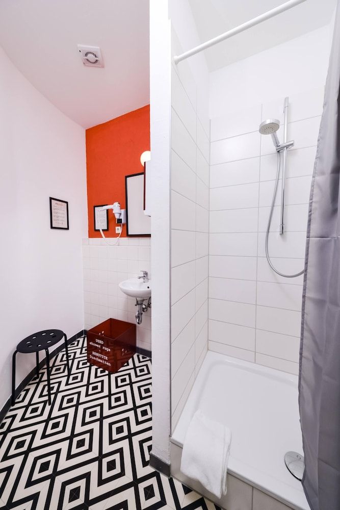 Old Town Hostel Berlin Double Room, Shared Bathroom 48